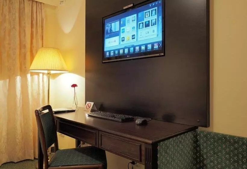 هتل Oasis Beograd