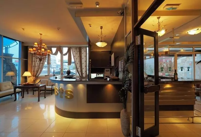 هتل Oasis Beograd