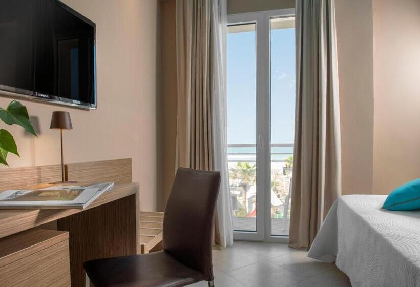 בית מלון כפרי Adlon Fronte Mare