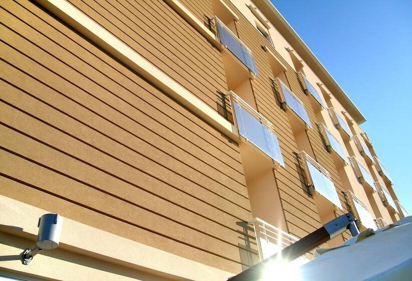 בית מלון כפרי Adlon Fronte Mare