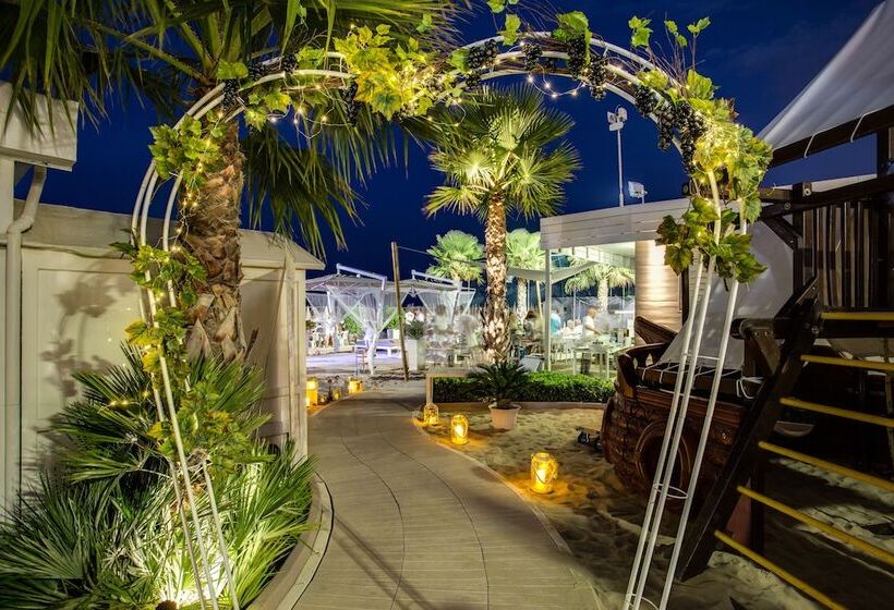 בית מלון כפרי Adlon Fronte Mare