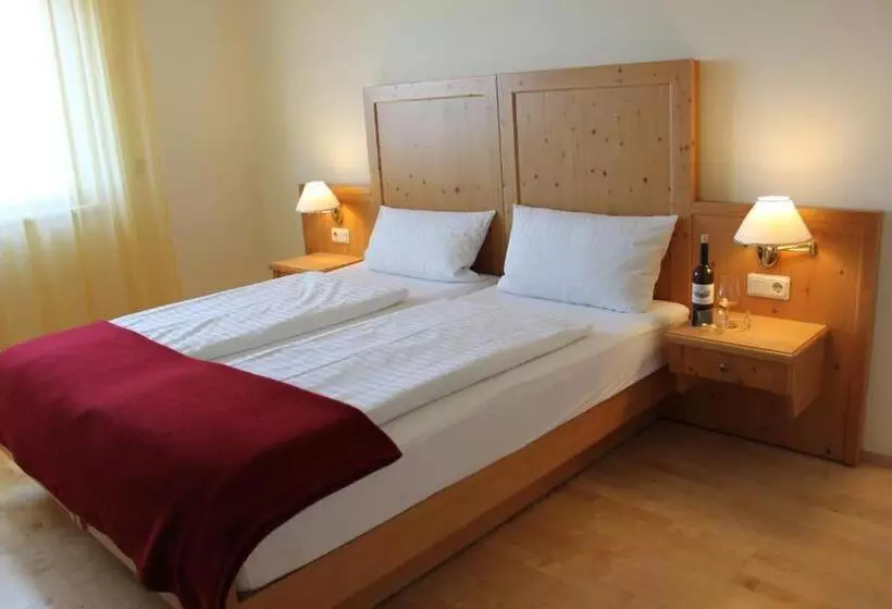 Airport Hotel Fortuna