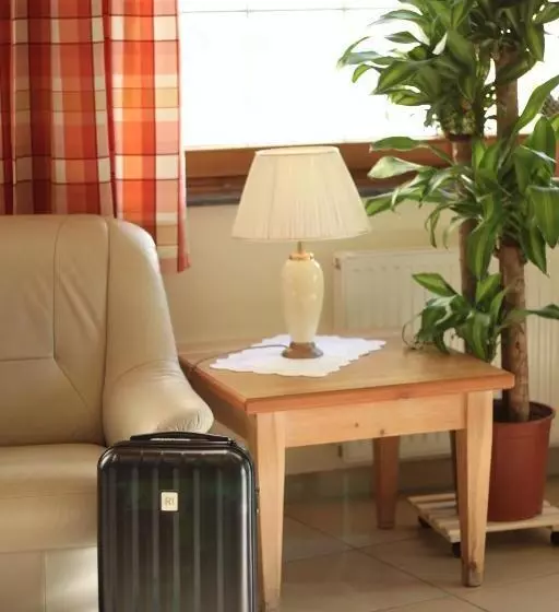 Airport Hotel Fortuna