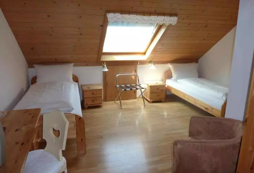 Airport Hotel Fortuna