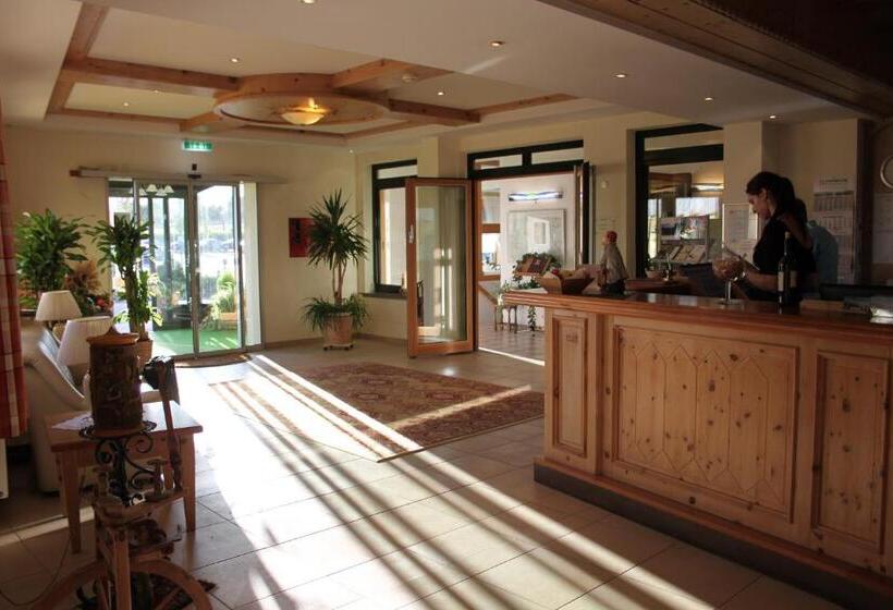 Airport Hotel Fortuna