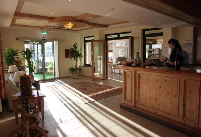 Airport Hotel Fortuna