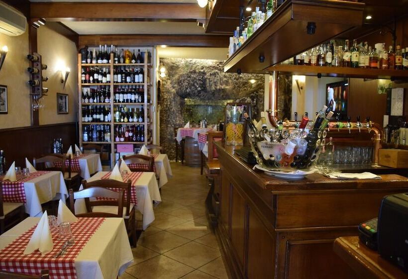 בית מלון כפרי Albergo Ristorante Montebaldo