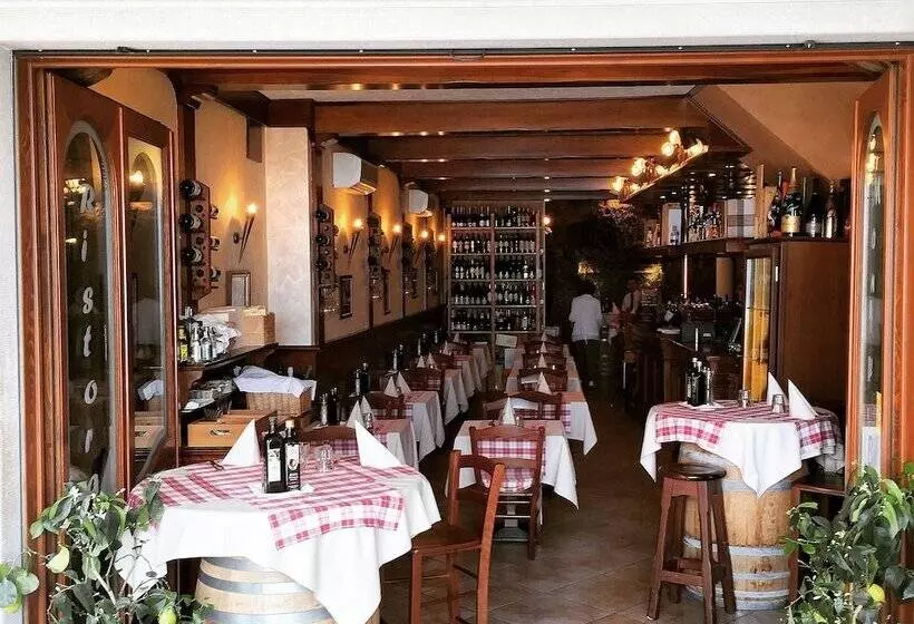 בית מלון כפרי Albergo Ristorante Montebaldo