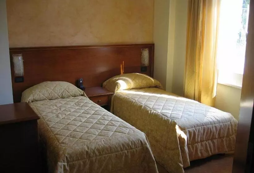 בית מלון כפרי Albergo Ristorante Montebaldo