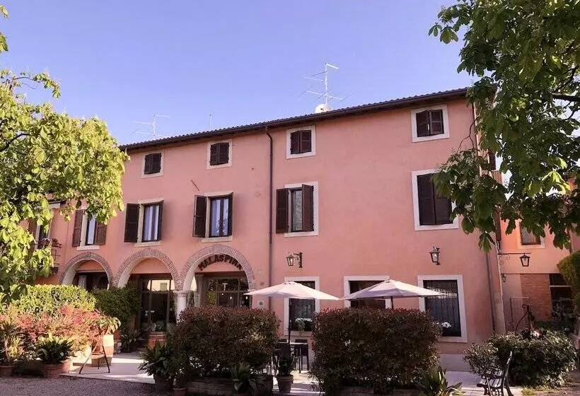 هتل Corte Malaspina