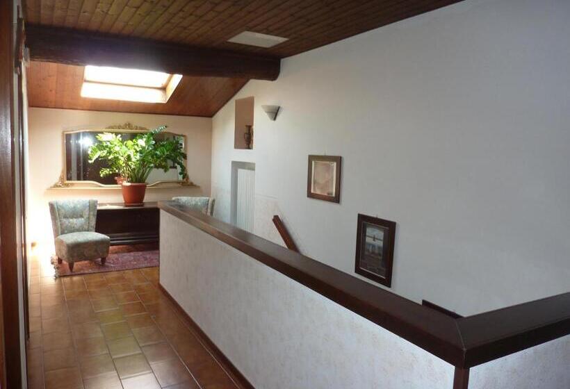 בית מלון כפרי Corte Malaspina