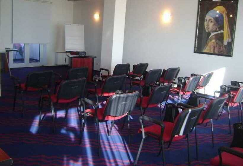 Excelsior By Timhotels