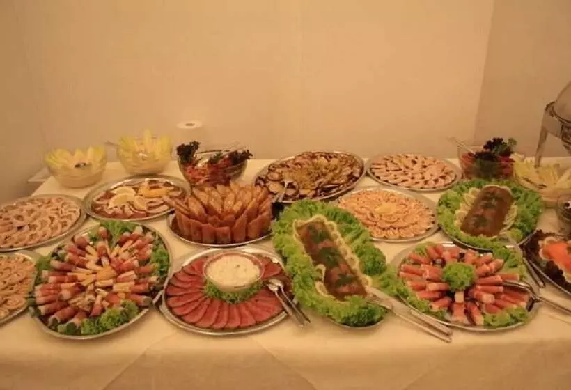 Excelsior By Timhotels