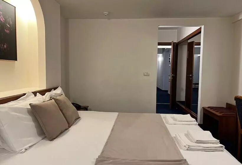 Excelsior By Timhotels