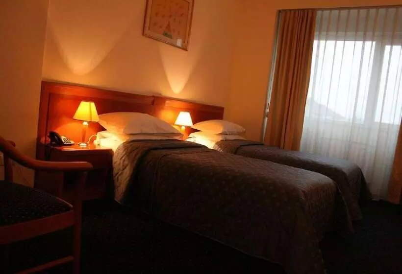 Excelsior By Timhotels