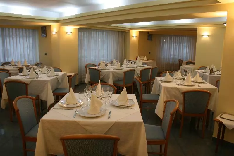 Excelsior By Timhotels