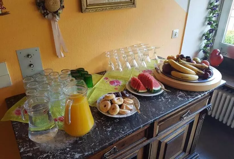 فندق Garni Central