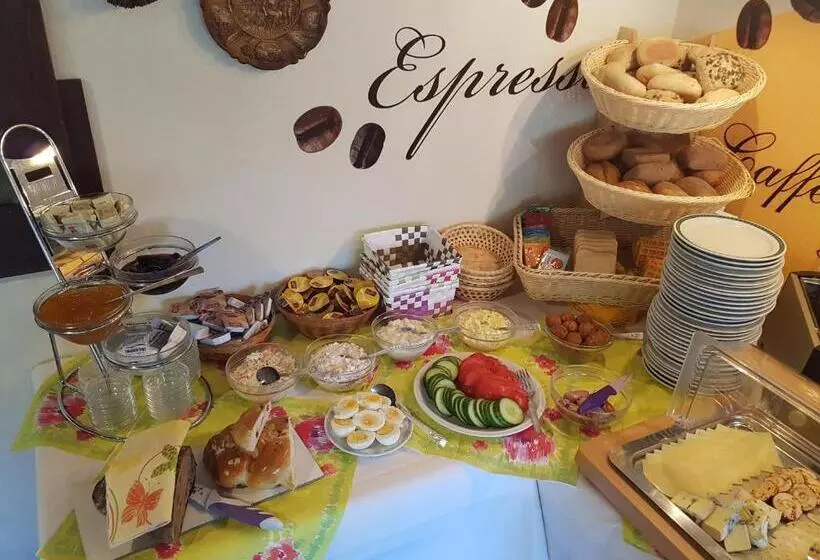 فندق Garni Central