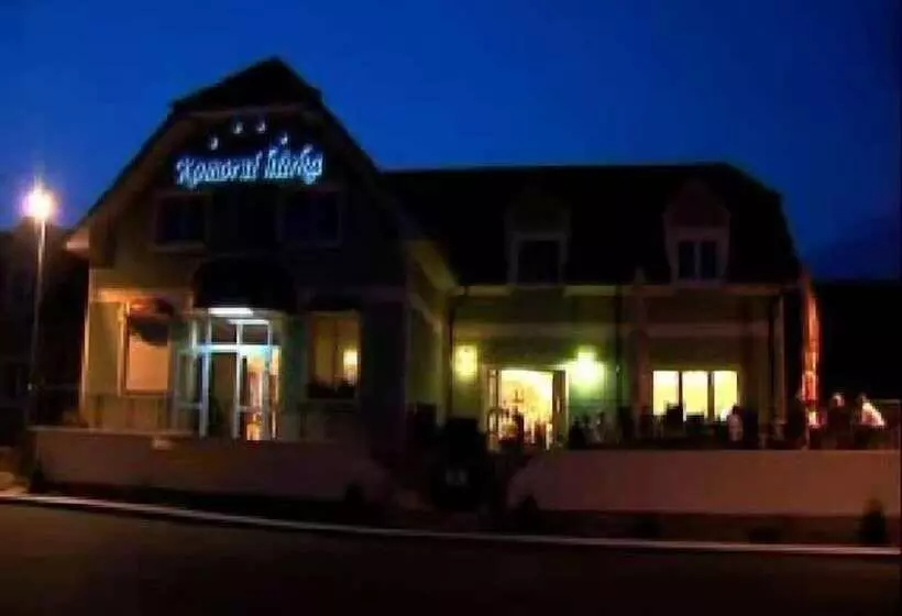 هتل Komorni Hurka