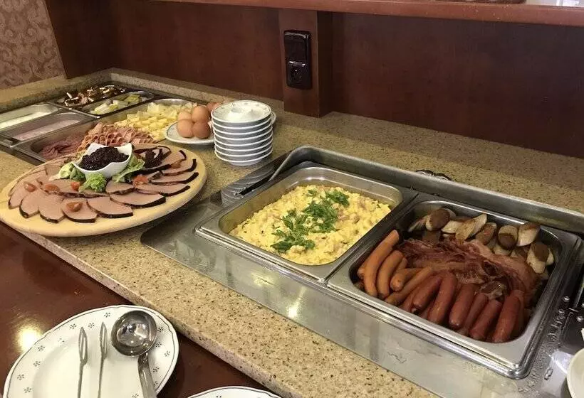 هتل Komorni Hurka