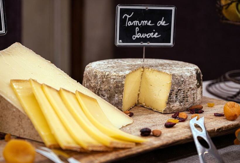 هتل Les Campanules By Les Etincelles