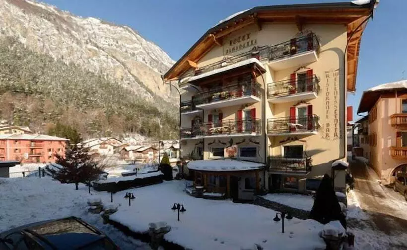 Отель Paganella Gourmet & Relax