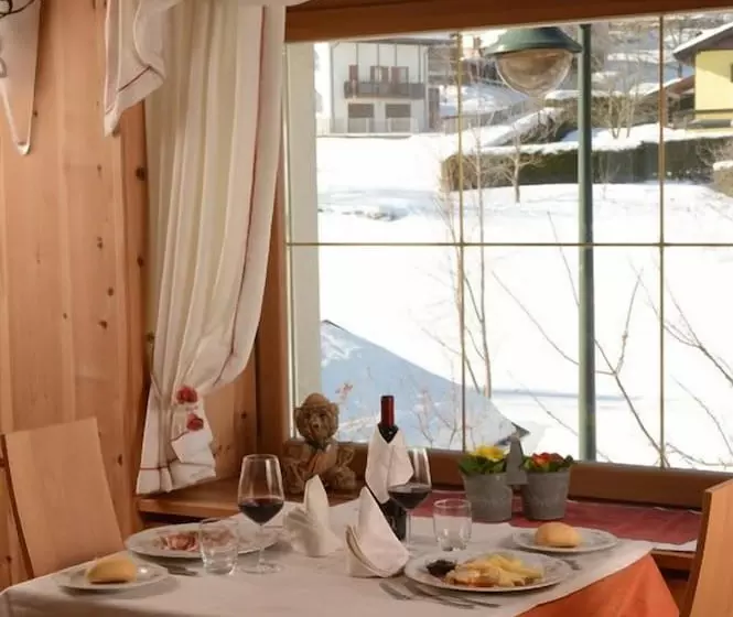 Отель Paganella Gourmet & Relax