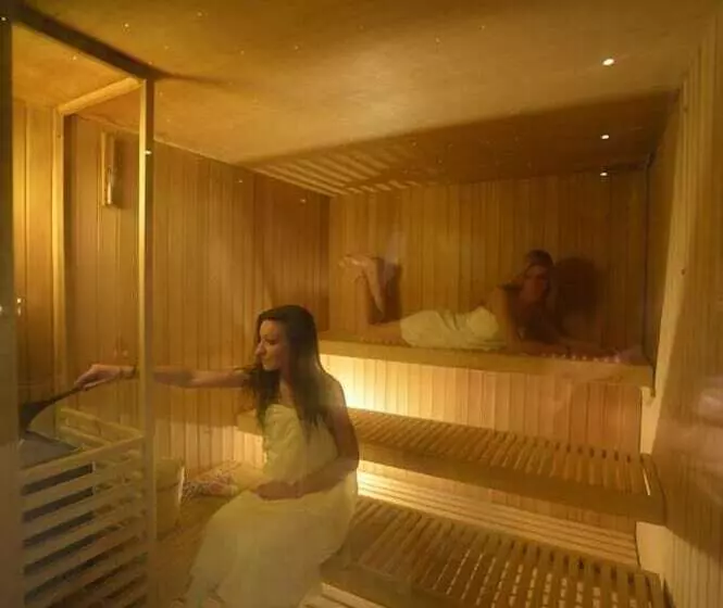 Отель Paganella Gourmet & Relax