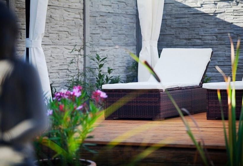 酒店 Pytloun Wellness Travel