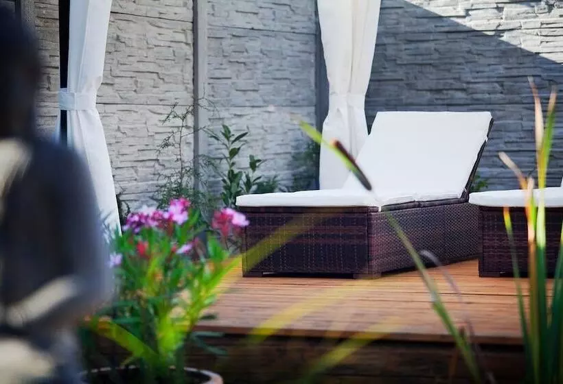 هتل Pytloun Wellness Travel