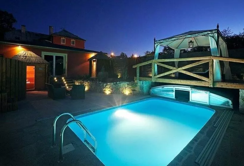 酒店 Pytloun Wellness Travel