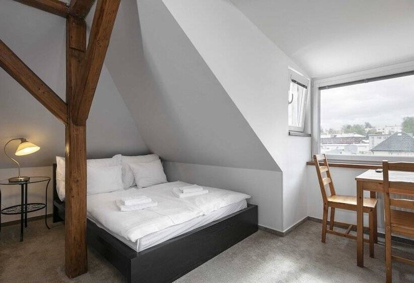 酒店 Pytloun Wellness Travel