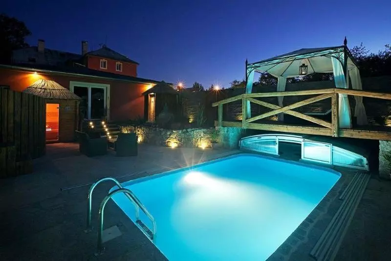 هتل Pytloun Wellness Travel