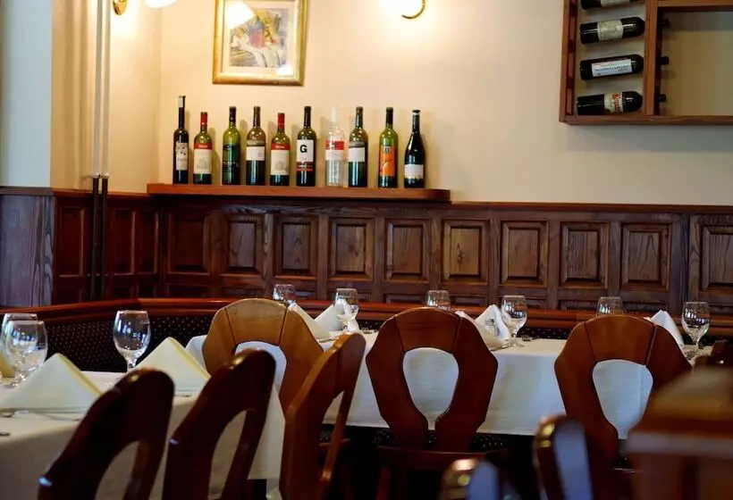 هتل Vineyard Inn   Szőlőskert