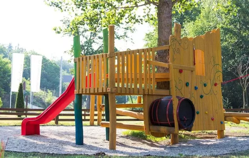 هتل Vineyard Inn   Szőlőskert