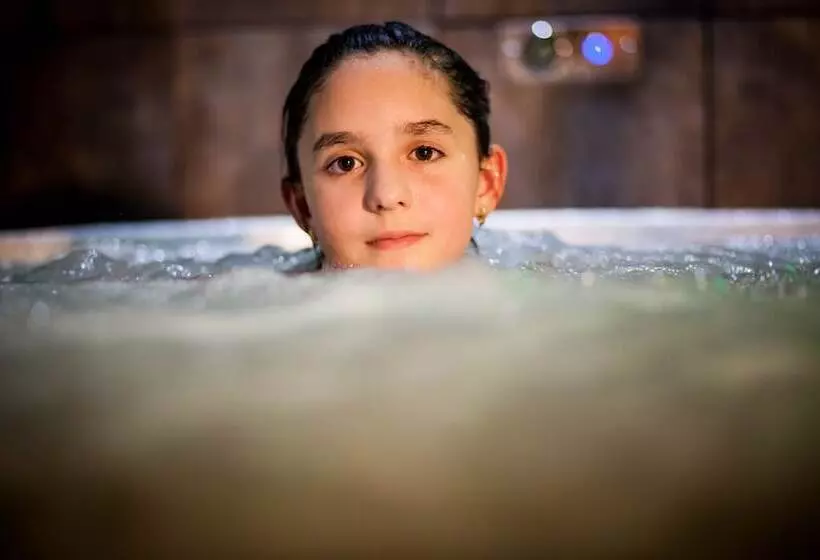 هتل Vineyard Inn   Szőlőskert