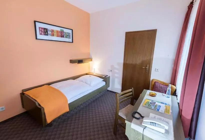 Hotelli Zum Goldenen Fässchen