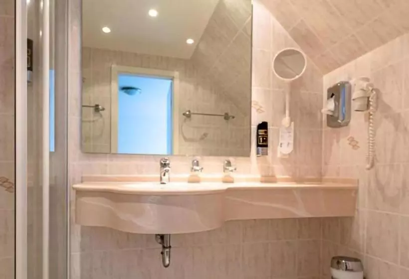 Hotelli Zum Goldenen Fässchen