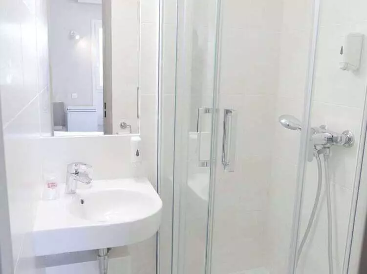 Brit Hotel Reims La Pompelle