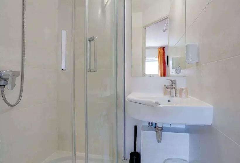 Brit Hotel Reims La Pompelle