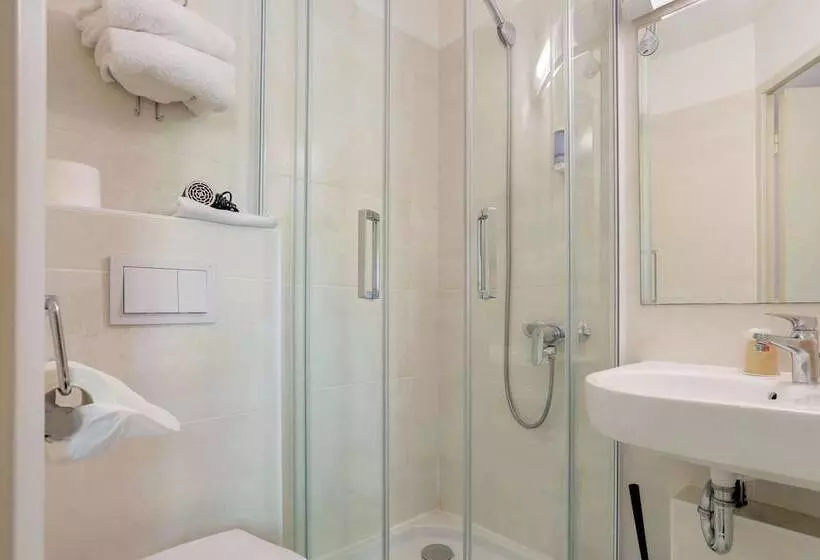 Brit Hotel Reims La Pompelle