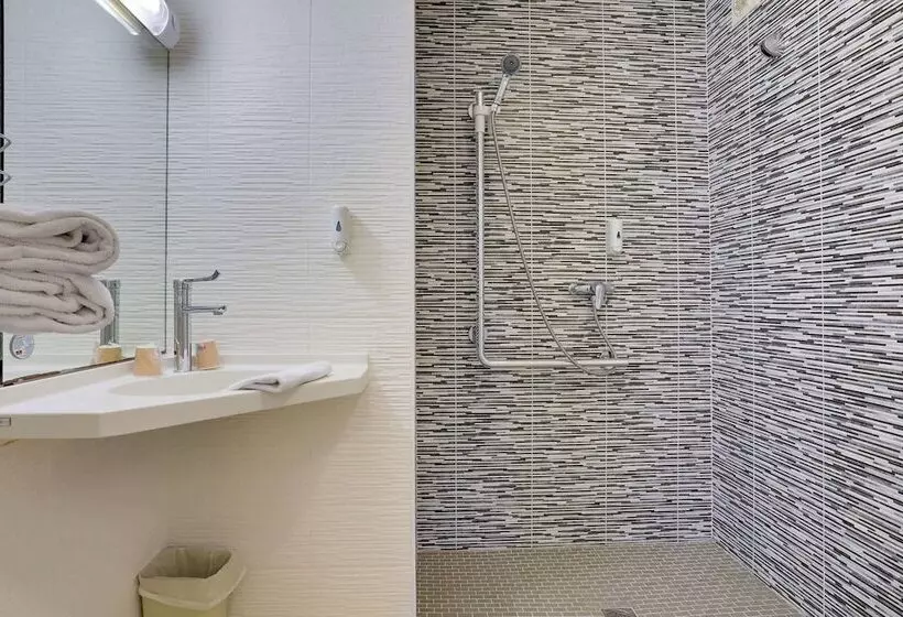 Brit Hotel Reims La Pompelle