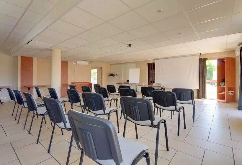 Brit Hotel Reims La Pompelle