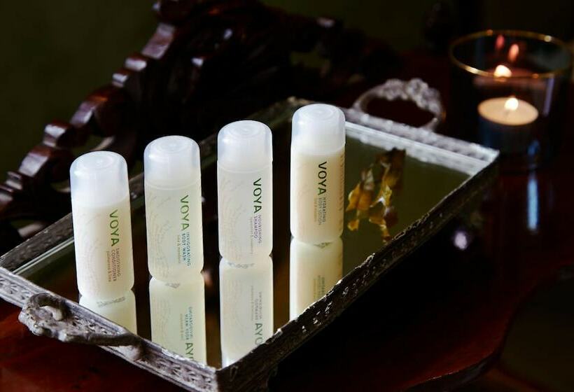 Отель Ice House