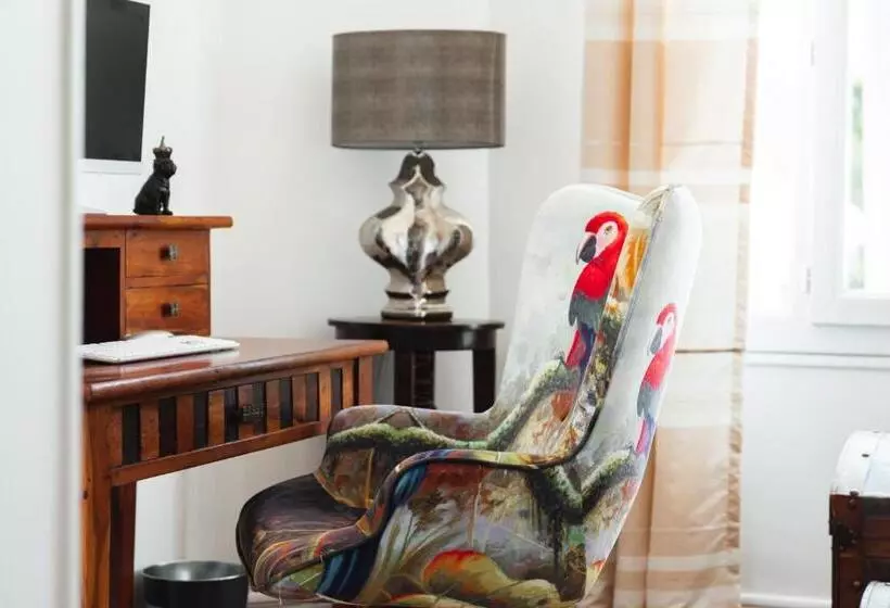 Hotel Hôtel La Villa Cap D’antibes