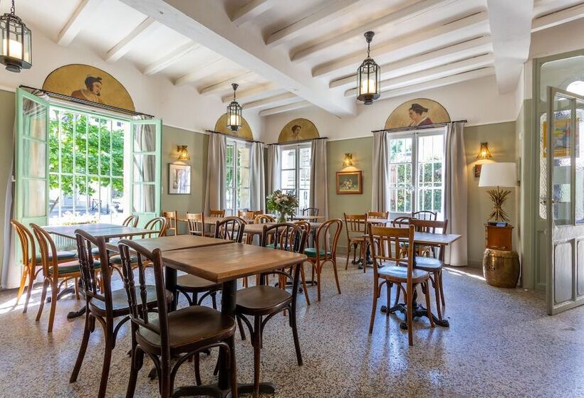 هتل Le Relais De Poste Arles Centre Historique