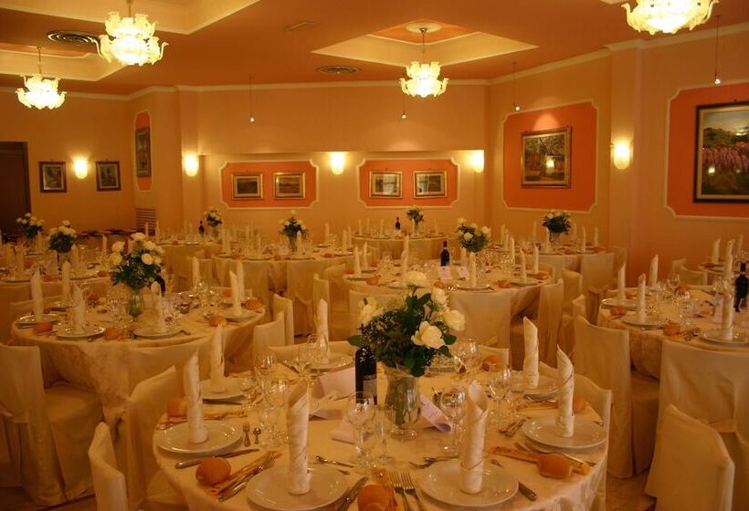 فندق على الطريق Apogeo