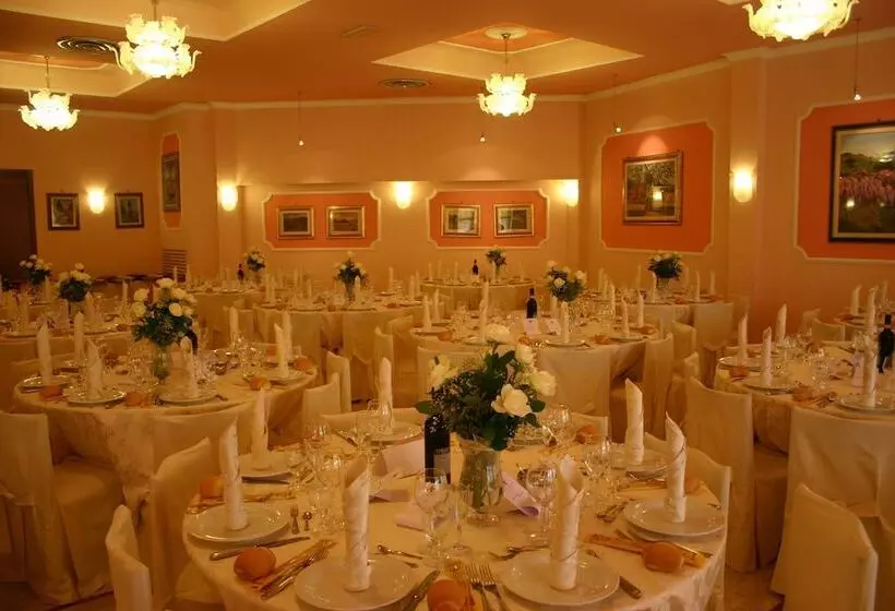 汽车旅馆  Apogeo