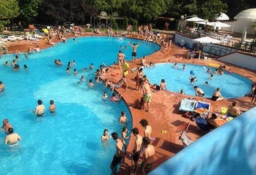 فندق على الطريق Apogeo