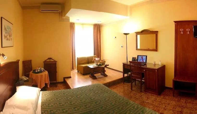 汽车旅馆  Apogeo